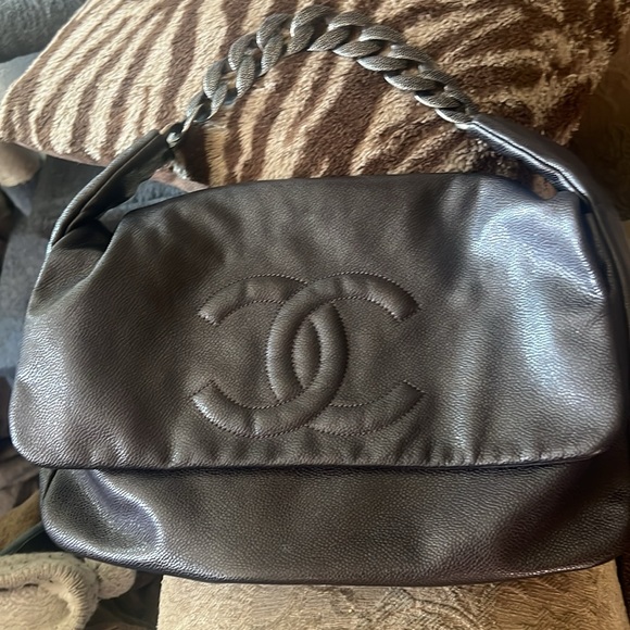 Beautiful Chanel bag with Caviar leather and thick silver chain like NEW! - Picture 8 of 9